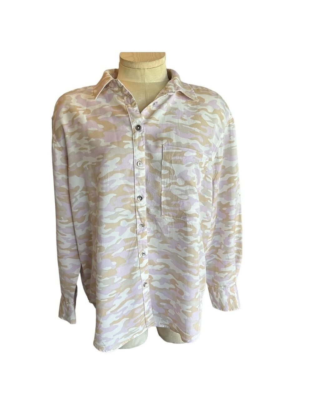 Women’s Calvin Klein Tan & Pink Camo Print Boyfriend Button Down Shirt Small - Picture 4 of 10